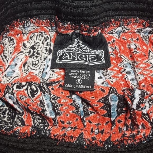 Boho Bundle 2 pairs of shorts & 1 black shirt - Picture 3 of 8